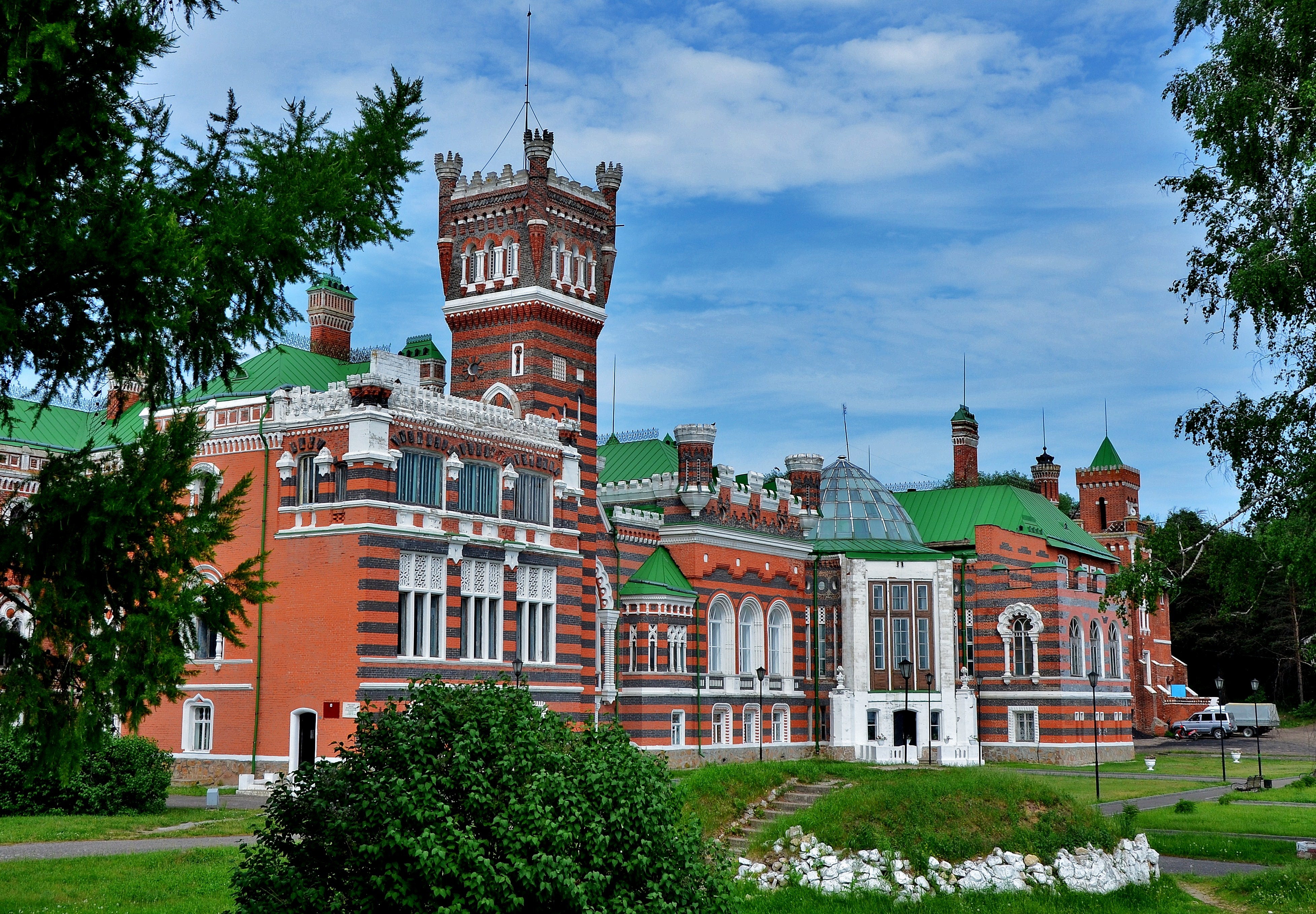 Замок Шереметьева - жемчужина Поволжья